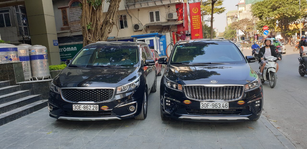 Xe chở chuyên gia nước ngoài