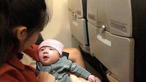 Hướng dẫn và kinh nghiệm đi máy bay cùng em bé
