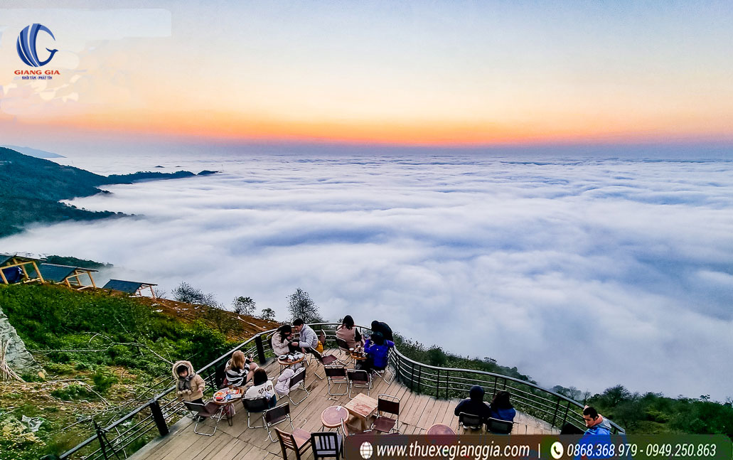 Săn mây trên đỉnh Tà Xùa Trạm Tấu Yên Bái