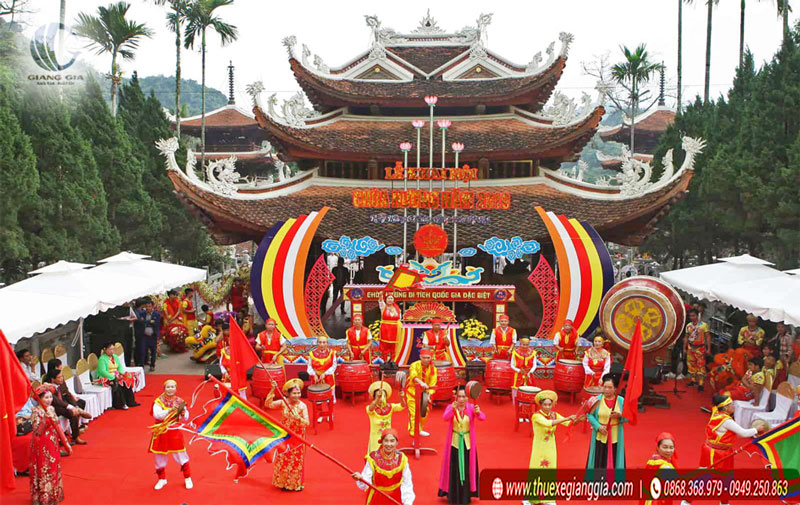 Lễ khai hội chùa Hương